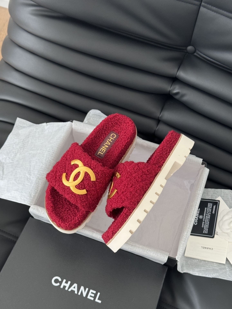 Ch**el slippers